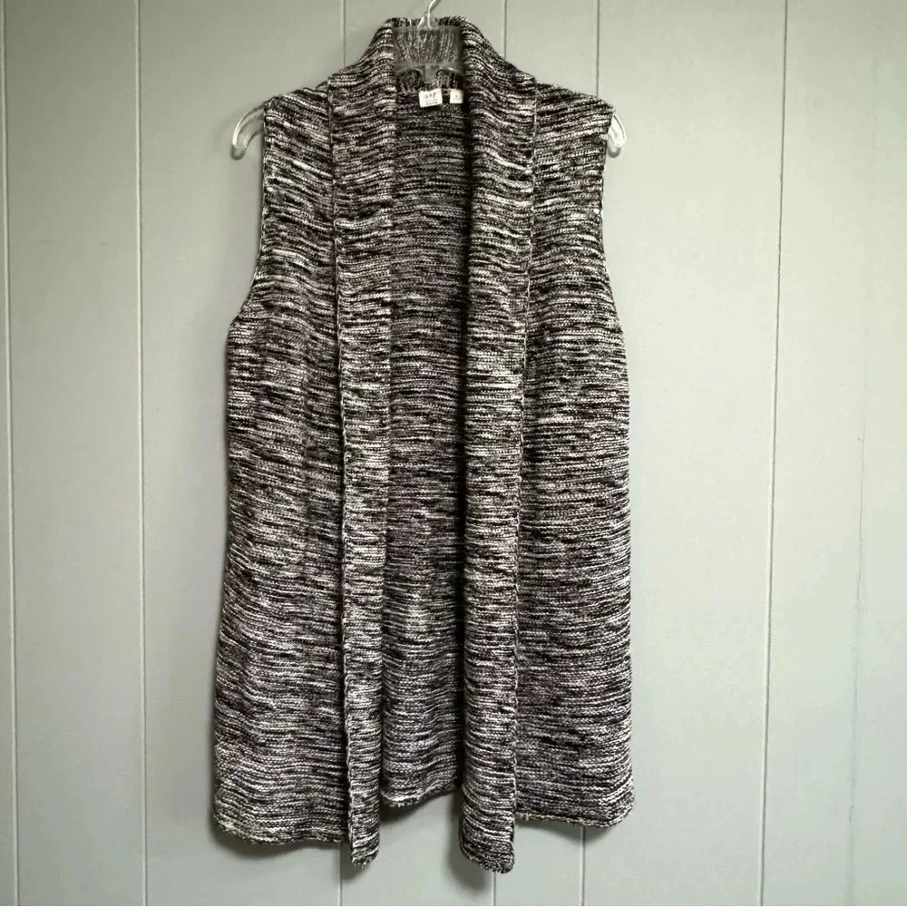 GAP Black and White Marled Textured Long Sweater Vest 100% Cotton Size Small